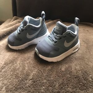 Infant/toddler Nike’s